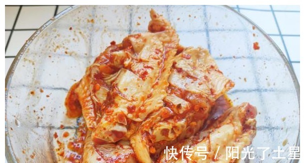 红烧|鸡翅还在红烧教你一招,不炸不炖也不炒,好吃到根本停不下来!