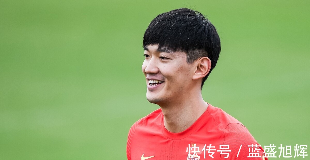 |凌晨两点!中国国足传出消息球员又有“搞笑”表态,连自己都骗!