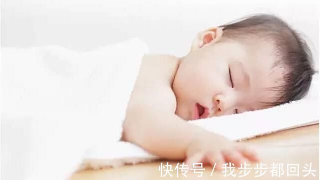 睡眠|睡梦中宝宝有这3种“状况”,可能会影响发育,趁早把孩子叫醒