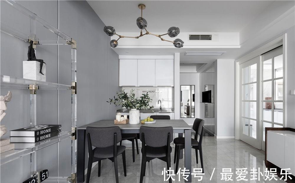 餐边柜|经典的黑白灰作为主色调,加入一些柔和的元素,打造舒适的四居室