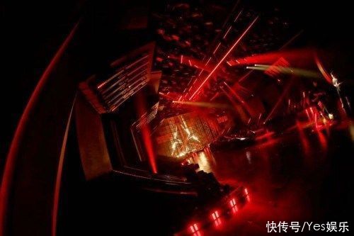 舞臺|光影交織打造沉浸式舞臺 湖南衛(wèi)視2021汽車之家818全球汽車夜燃擎出發(fā)