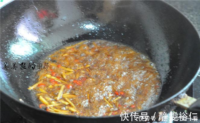 不管炖什么鱼,最忌讳加“它”!多数人都做错了,难怪鱼肉腥味大