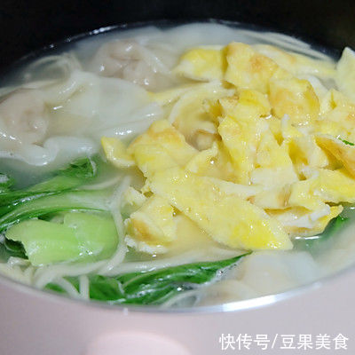 我家做骨汤馄饨面就用这个方法,解馋又营养