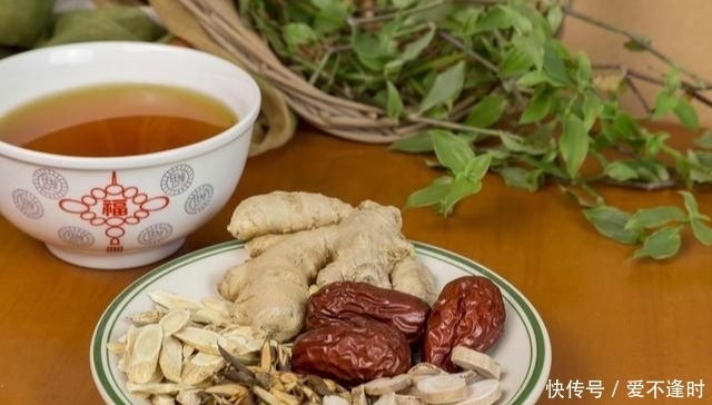 今天才知道,黄芪不能随便泡水喝,为了健康,牢记3点,别再犯错