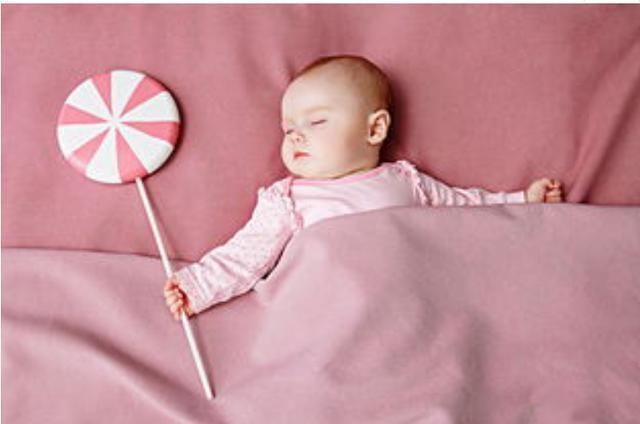 孩子|孩子多大该跟父母分房睡？不少爸妈做错，往往容易使娃失去安全感