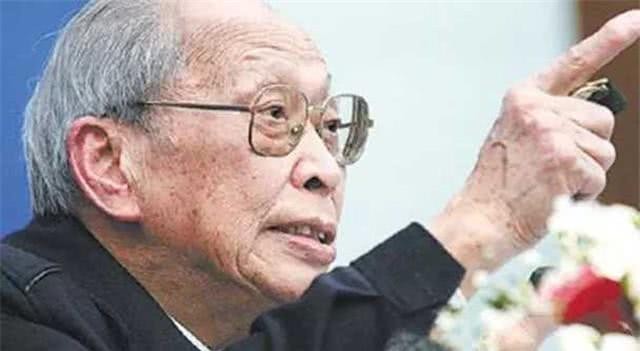 中国|中国大夫智斗侵略者,誓死救下40多名犹太人,德国人举国寻找他