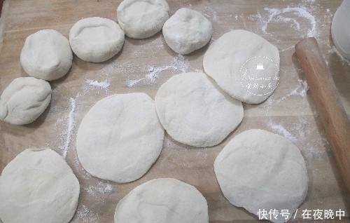 蒸包子的详细做法,发面有技巧,调馅有窍门,照着做准成功