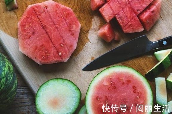 水果|怀孕时，这三种水果可能对宝宝造成损伤，孕妈要尽量少吃哦