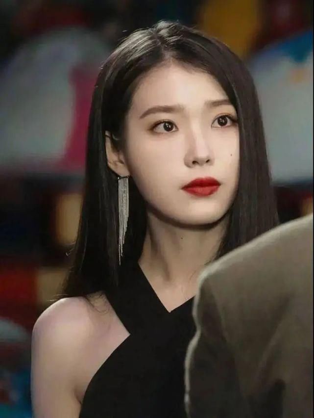 龙须刘海 秒变巴掌脸!原来“瘦脸”不仅要靠发型,还要选对发色和刘海!