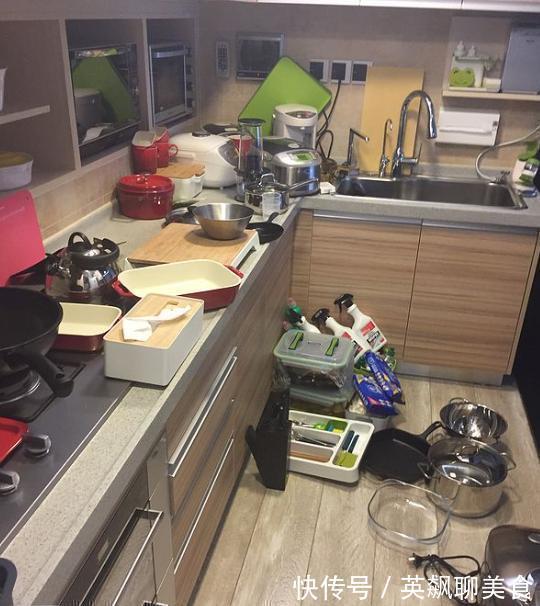 橱柜|日本厨房从来不装吊柜,而是用这便宜货来代替,可是咱们就不行