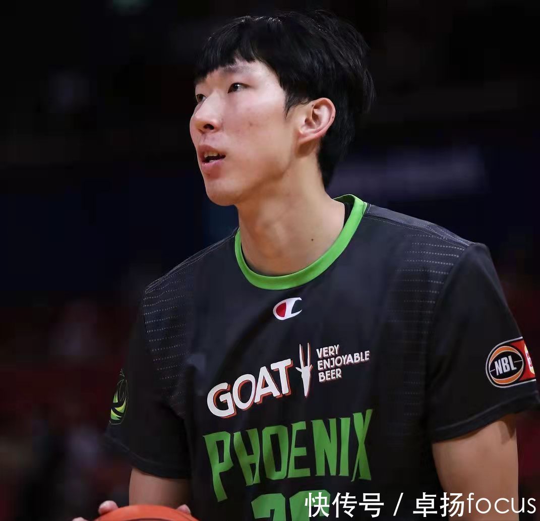cbNBA的冷板凳和NBL的明星,周琦不要被追随者冲昏头脑!