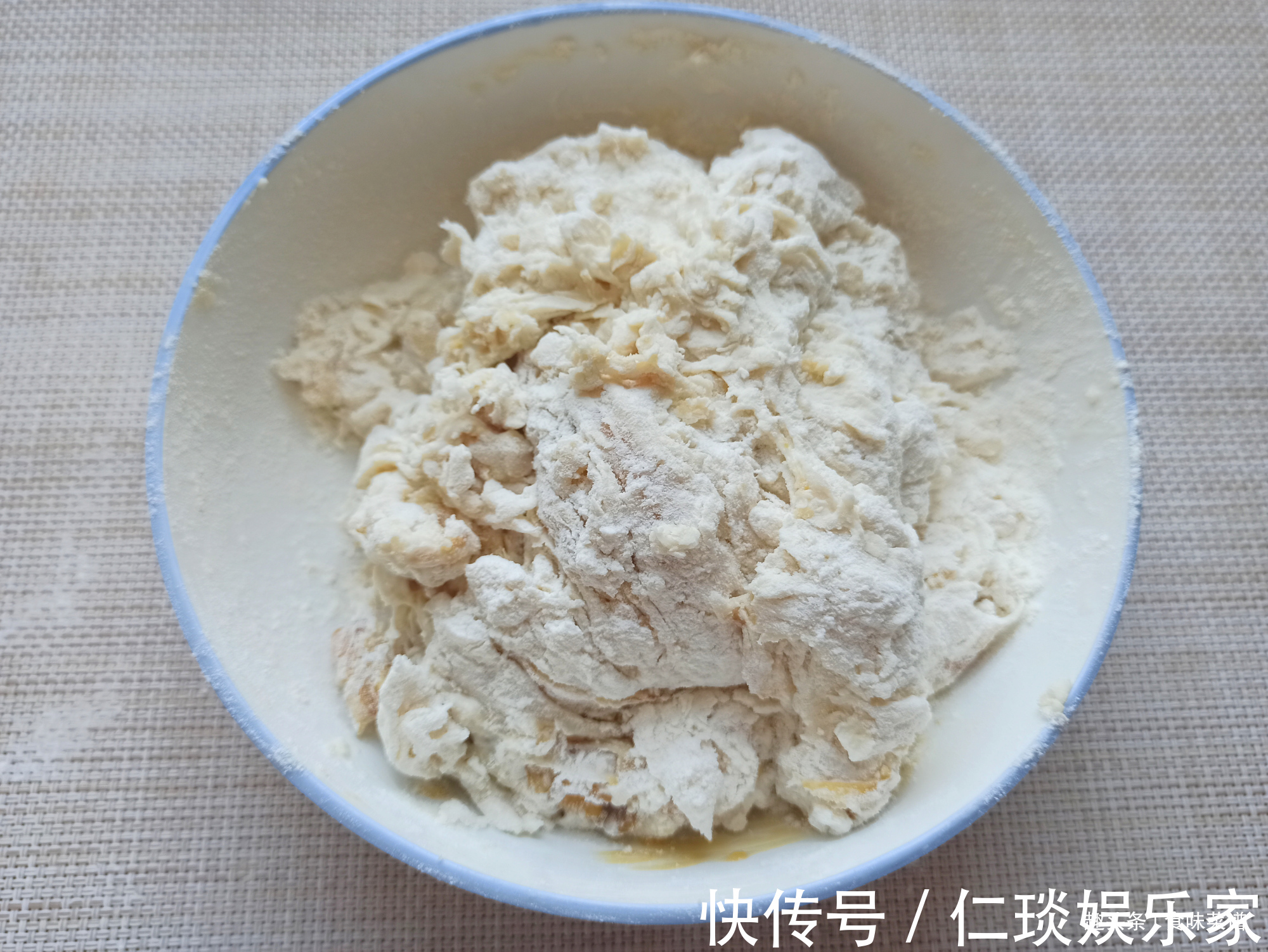 15年前最火的零食，小时最爱，不夸张地说我的蛀牙，全拜它所赐