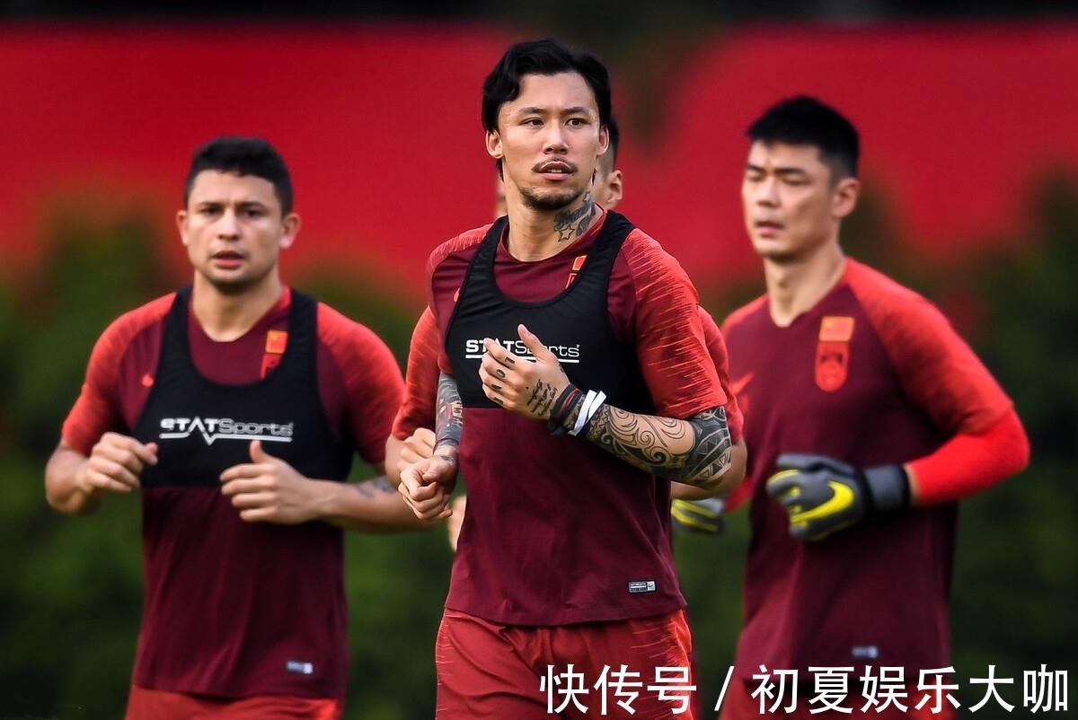中国男足|国足中卫组合有变,188cm铁卫联手蒋光太,李铁撤下张琳芃