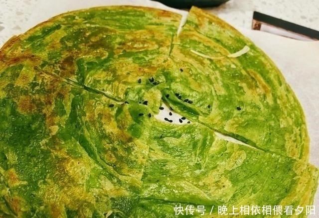 阳春三月，一把菠菜2颗蛋，半碗面粉做早餐，同时也是减脂晚餐