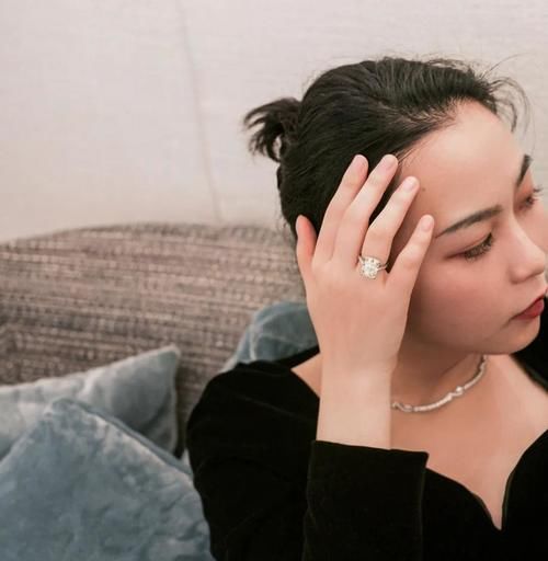 试戴了十只钻戒，分享一下选钻石的经验