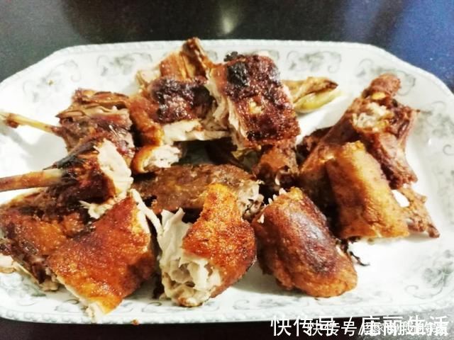 椒盐|夏天适合吃鸭肉，鸭肉这样做香酥入味，我们家每次做一只还不够吃
