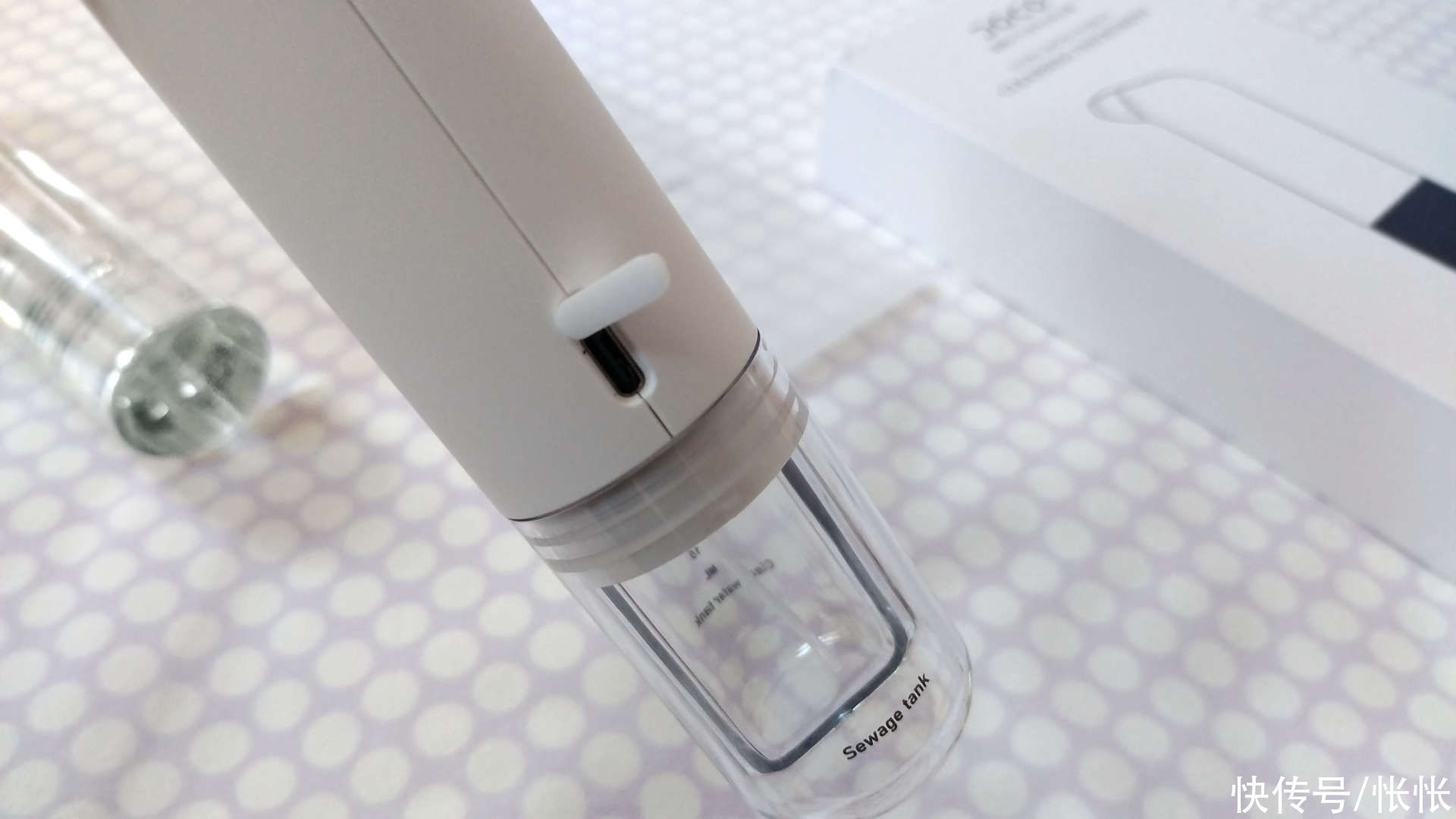 毛孔|一泡一吸，给毛囊洗个温泉浴，DOCO超微小气泡毛孔吸尘器体验