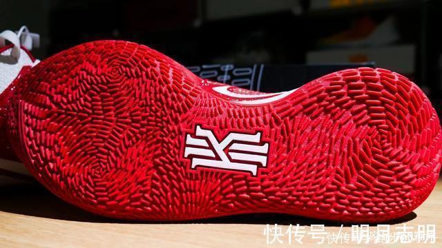 前后掌|600块前后掌双气垫！Nike再次诠释团队款比签名鞋好