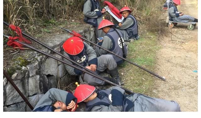 橫店群演現(xiàn)狀：懶漢天堂、瘋子樂園、光棍成群，成名機會趨近于零