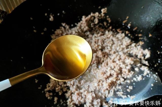 酱肉包子|酱肉包怎么做才好吃教你一个秘制配方,咸甜美味,用料精确到克