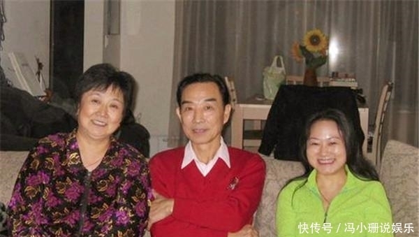 他是国家一级演员,22岁火遍全国,移居美国仍唱:打败美帝野心狼