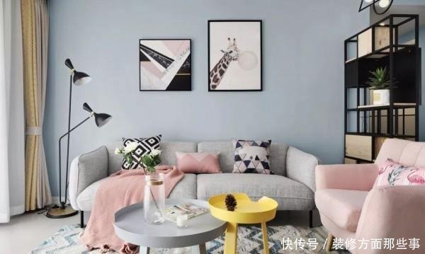 玄关|145平北欧风三居室黑板墙+黄色谷仓门，成了餐厅中一道风景线