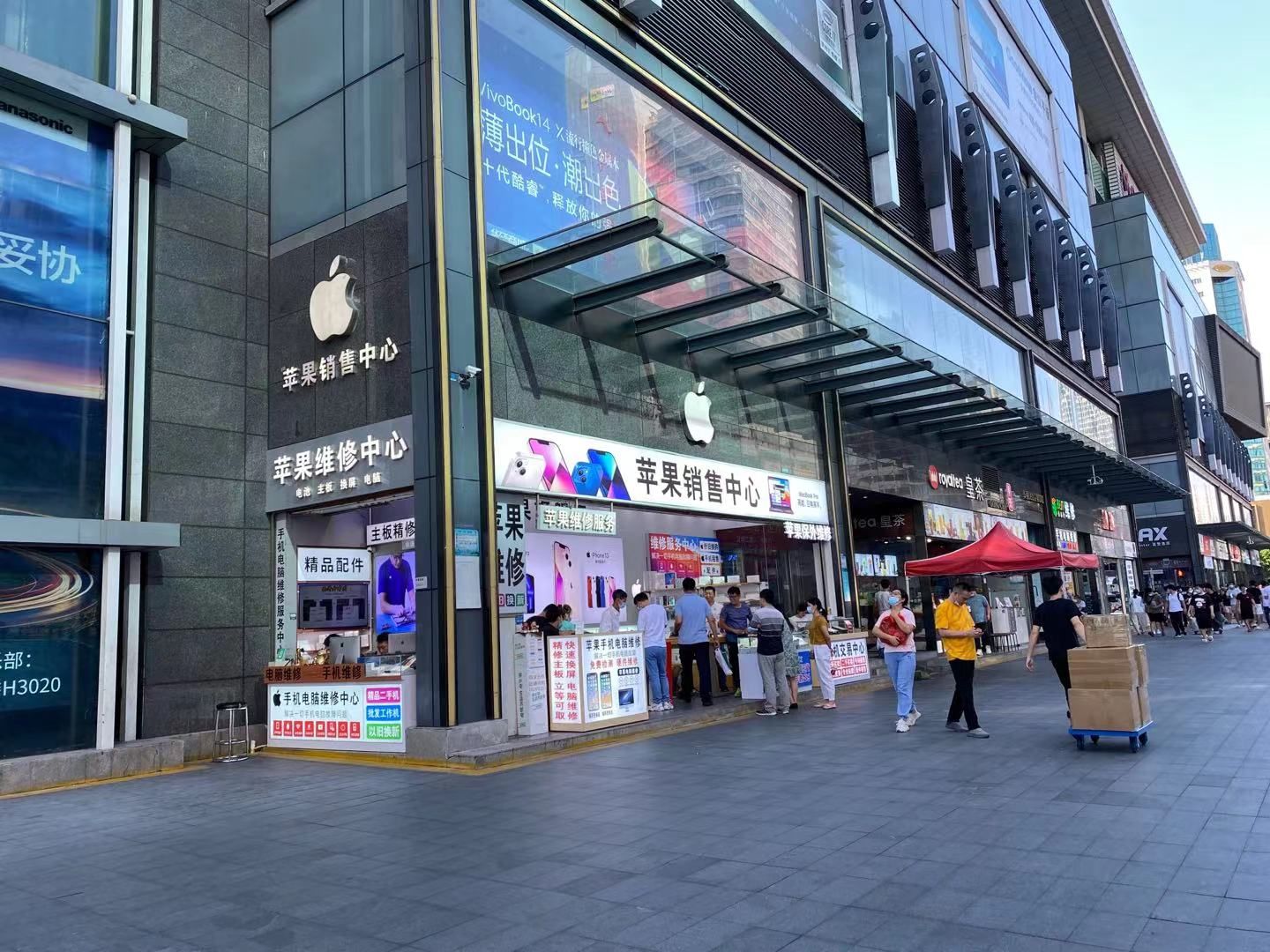 时代财经|还在苦等？华强北iPhone13 mini一路跌破发售价，经销商抓紧最后半月赚差价