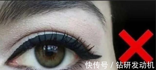 笔尖|讲真,女孩子出门一定不要这样子“化妆”,不仅尴尬还显丑!