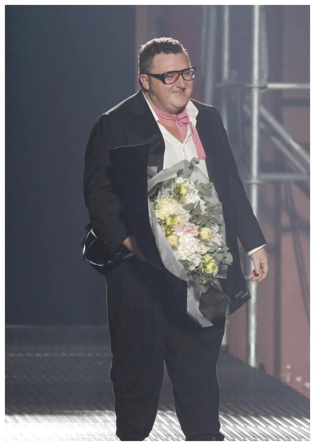 设计大师Alber Elbaz因新冠逝世，年仅59岁