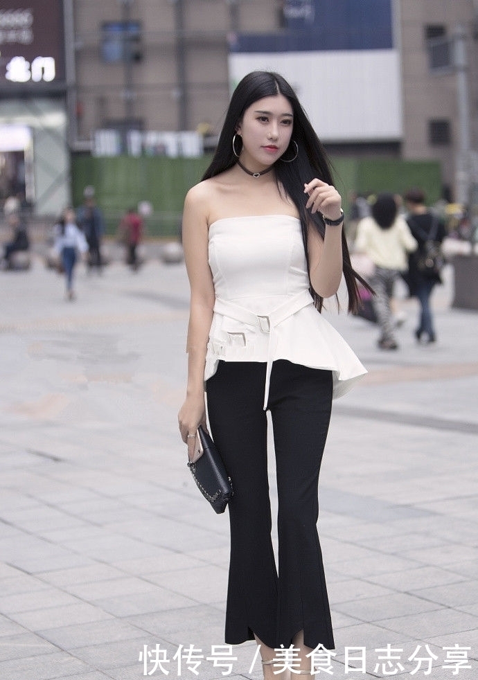 女人味|美女街拍:衬衫与牛仔裤的夏季搭配,时髦又有女人味!