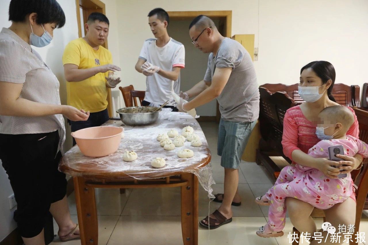 家属|一拍｜“小白驿站”里的病友们