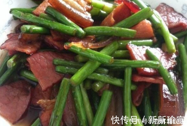 焯水|炒蒜苔,“最忌”直接下锅!教你正确做法,又香又脆还入味,好吃