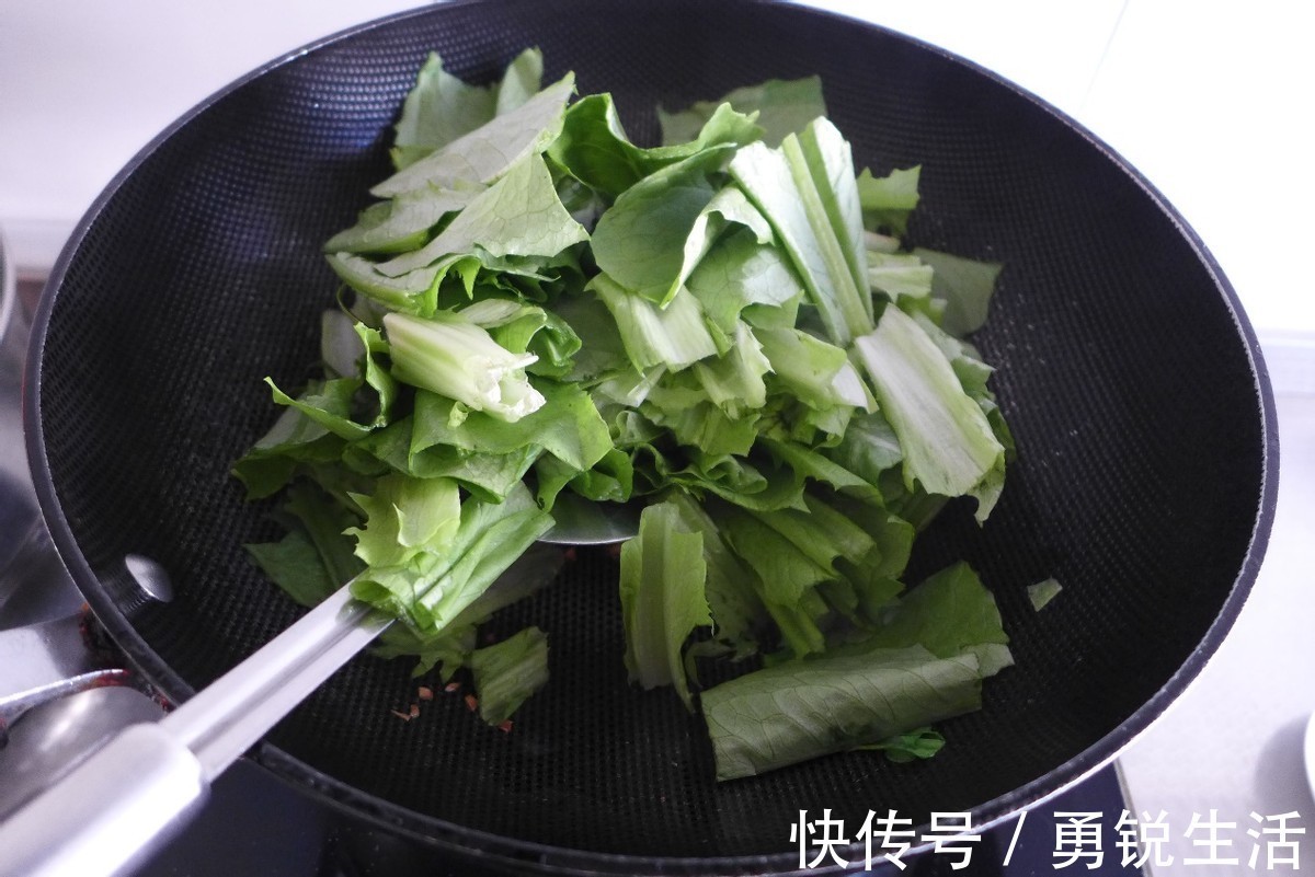 蒜瓣|油麦菜口感清爽，搭配蒜蓉素炒，太好吃了