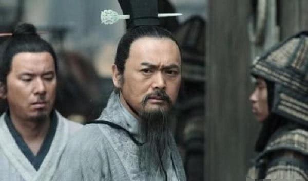 有人问你贵姓时,人们一般要说“免贵”,但有3个姓不用说!