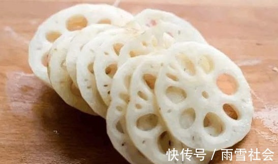 大厨|凉拌藕片总发黑怎么办大厨教你2招，藕片洁白如雪，香脆爽口！