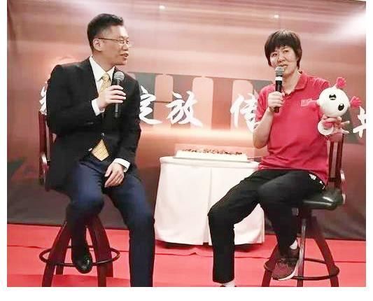 央视|体育“名嘴”洪钢:半路出家进央视,48岁还没有做爸爸