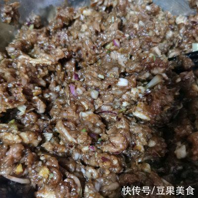 洋葱沫|妈妈最拿手的肉火烧，被我偷学到了
