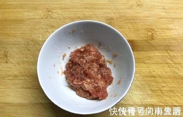 蒸鱼豉油|茄子别再油焖了，教你新吃法，不炒不炸，开胃下饭，百吃不腻