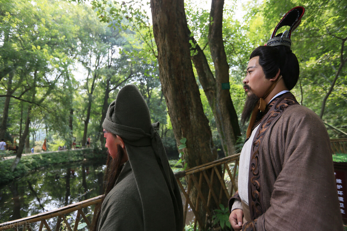 人生|少不读水浒,老不读三国,读三国读孔明诸葛亮,读人生大起大落