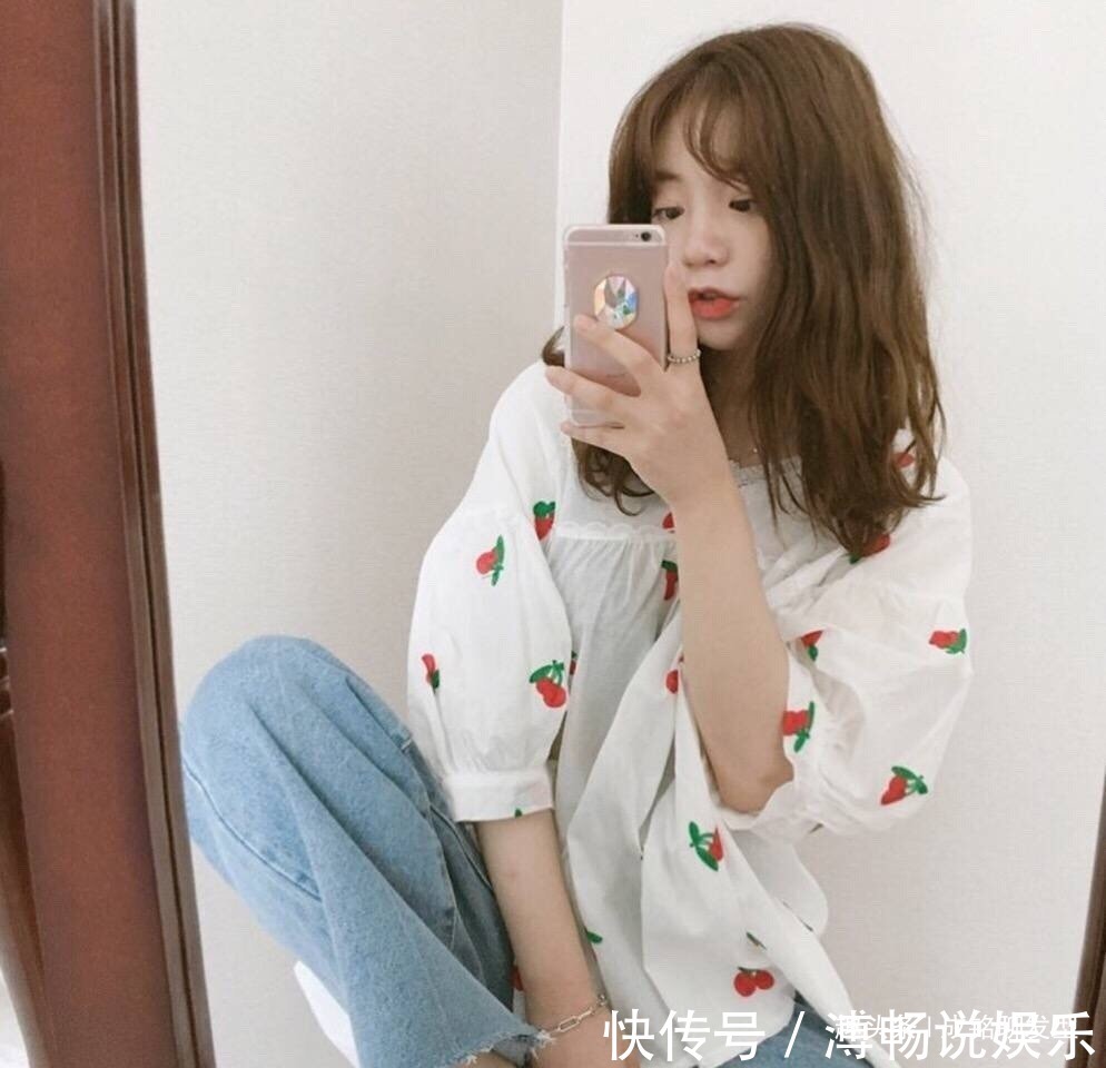 发型|初秋小香风穿搭,配洋气的时髦发型,小女生秒变大女神