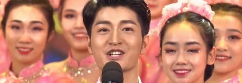 央视主播尹颂“消失”，告别《江西新闻联播》，位置被新面孔顶替