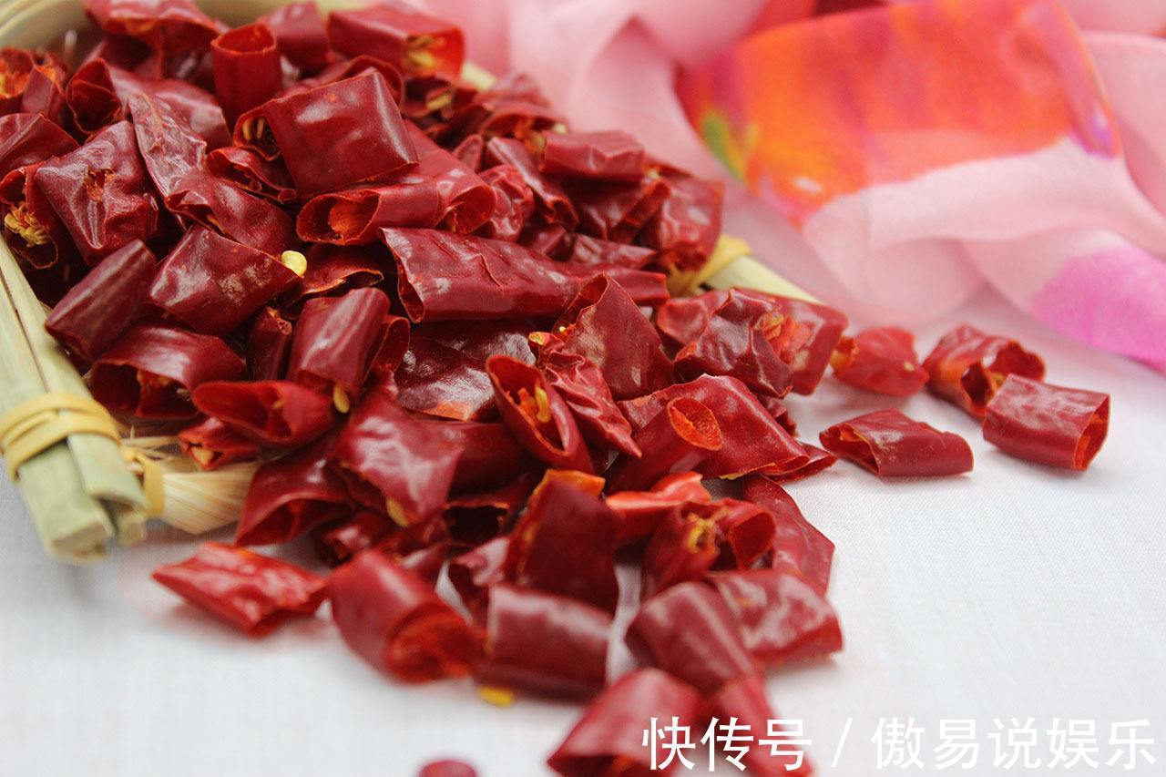 辣子鸡怎样做好吃川菜老师傅不小心说漏嘴,只要记住一点即可