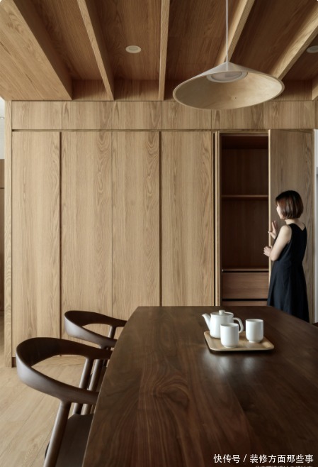 投影仪|看完他家160㎡极简风 ,心中好看的标准又被刷新了