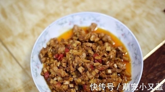 6口人的晚餐，8道菜花费不到150元，网友：羡慕四线城市的生活