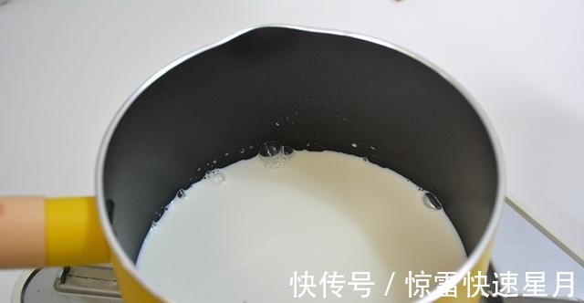 早餐就做芝士熔岩吐司，烘焙时间短，奶香四溢，软嫩清甜！