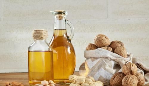 预防血管堵塞,用什么油好?猪油还是植物油?告诉你最健康的吃法