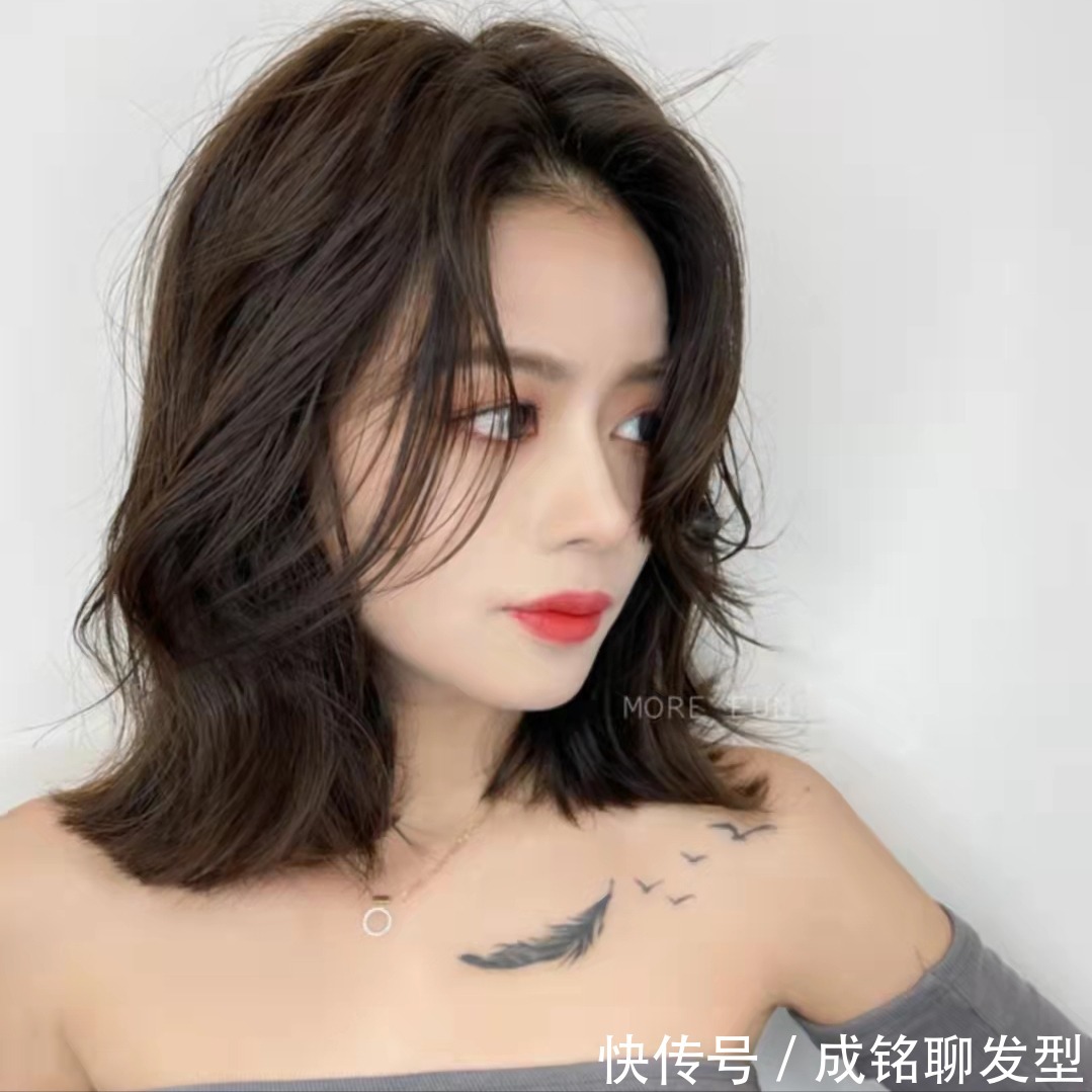 肤色 染“栗棕色”和“棕红色”哪个更衬肤白?两种都显白,但别选错了