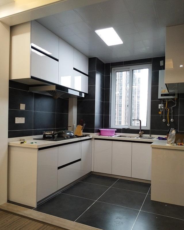 深色|新房装修10万就搞定了,朋友们都说时尚又好看