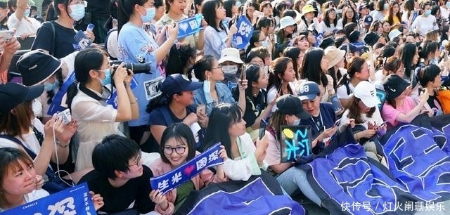 宠粉|周深空降重庆:没有明星架子,走到哪唱到哪,这届粉丝太幸福