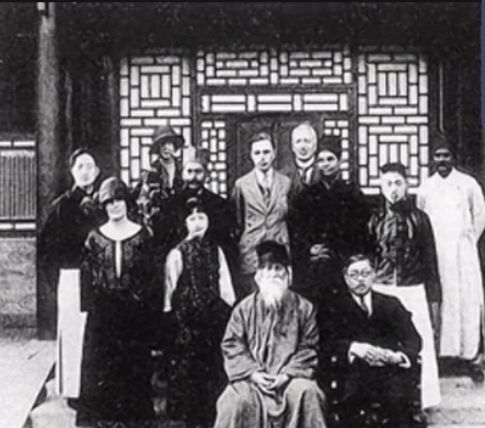 眼中|外国人眼中的中国第一人,精通9国语言,获得过13个博士学位